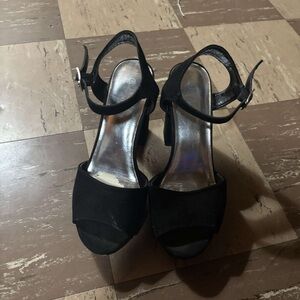 Women’s size 6.5, good condition